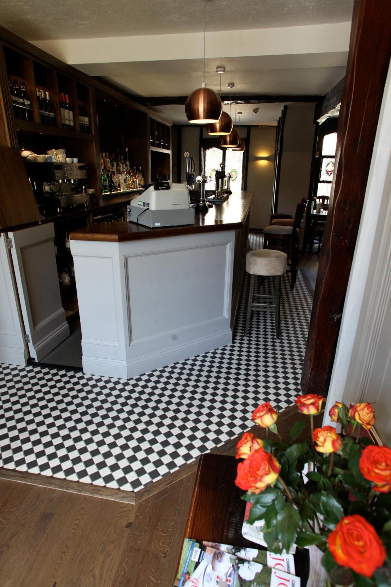 Old Bull Inn Royston  Extérieur photo